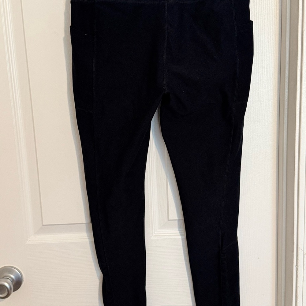 Black Leggings with Pockets - Picture 2 of 7